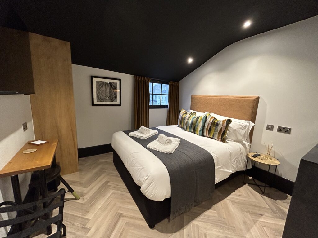 standard room at crescent place